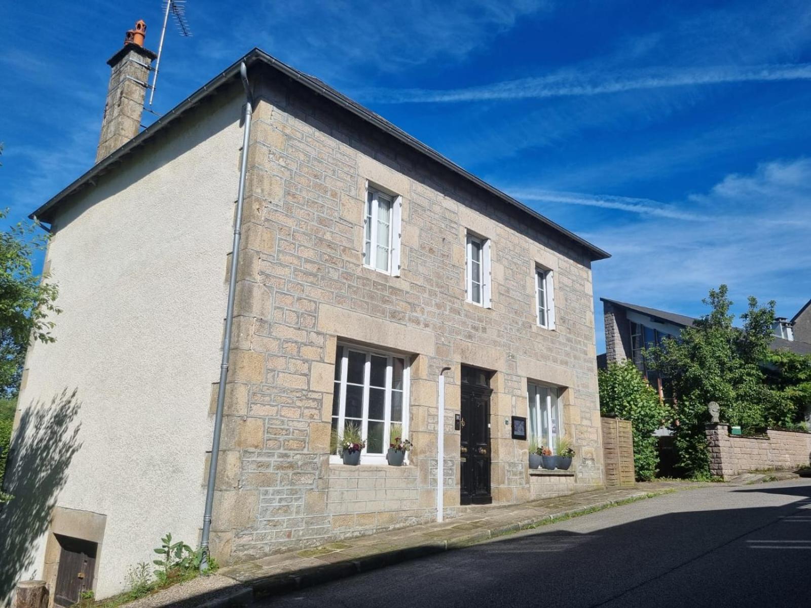 L'Ancienneposte Bed & Breakfast Bugeat Exterior photo